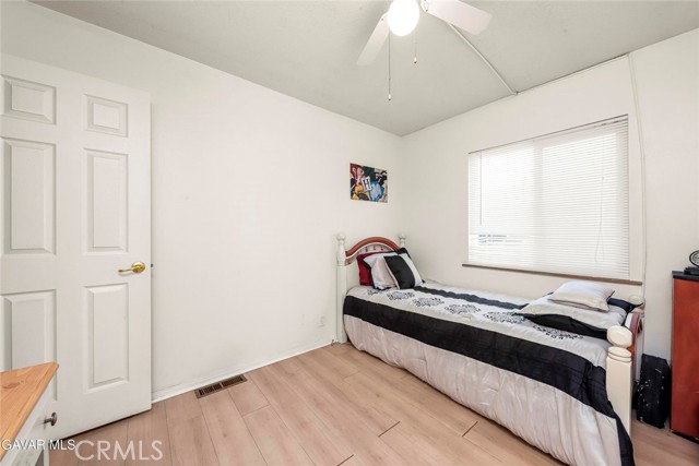 Detail Gallery Image 15 of 30 For 40701 Rancho Vista Bld #142,  Palmdale,  CA 93551 - 3 Beds | 2/1 Baths