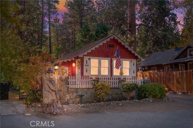 Detail Gallery Image 3 of 37 For 1461 Betty Street, Wrightwood,  CA 92397 - 2 Beds | 1 Baths