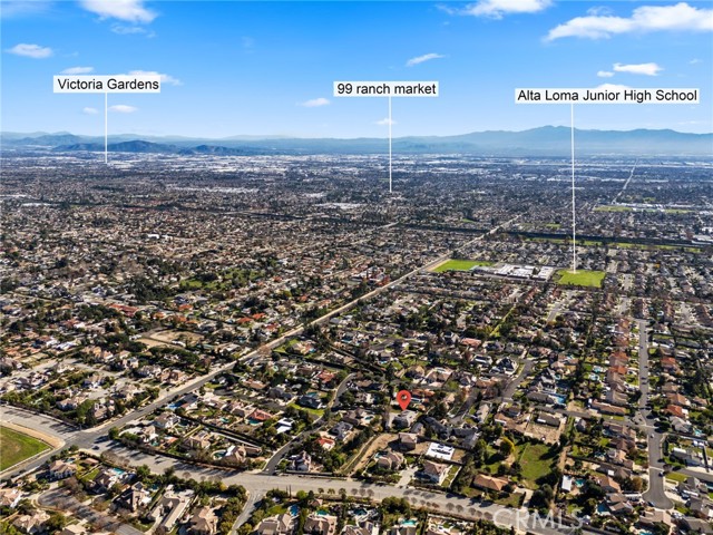 Detail Gallery Image 5 of 63 For 5836 Buckthorn, Rancho Cucamonga,  CA 91737 - 4 Beds | 5 Baths