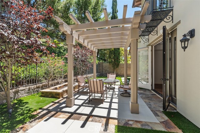 34 Tall Hedge, Irvine CA: https://media.crmls.org/medias/9588471c-516f-4c90-9b17-4a917f55cc44.jpg