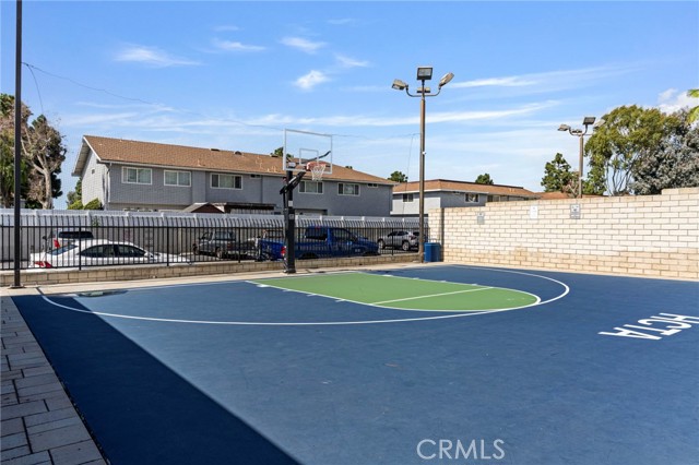Detail Gallery Image 33 of 34 For 9831 Continental Dr., Huntington Beach,  CA 92646 - 2 Beds | 1/1 Baths