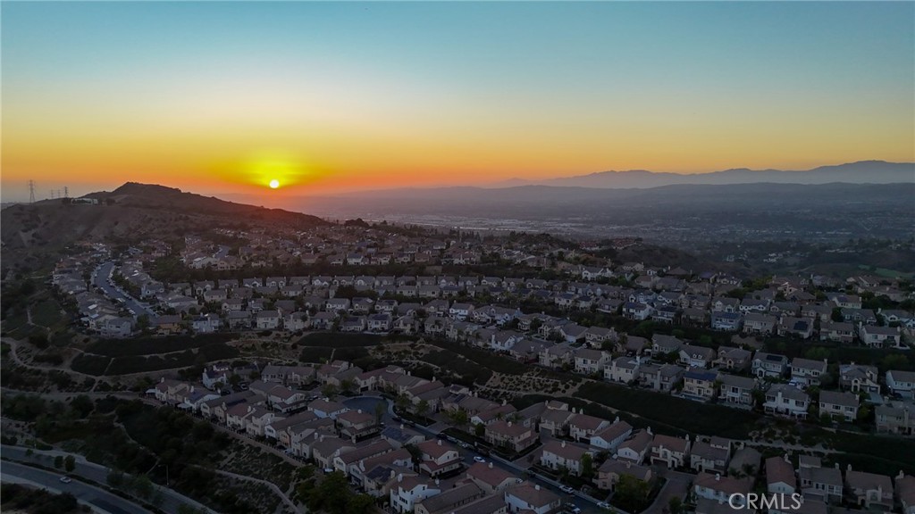 https://media.crmls.org/medias/9589470f-32e4-41cd-9551-429d9ad318f6.jpg?preset=X-Large