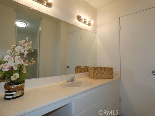 Detail Gallery Image 14 of 19 For 1615 Carmel Ln, Santa Maria,  CA 93454 - 2 Beds | 2 Baths