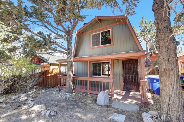 Detail Gallery Image 2 of 34 For 932 Hemlock Ln, Big Bear City,  CA 92314 - 2 Beds | 1/1 Baths