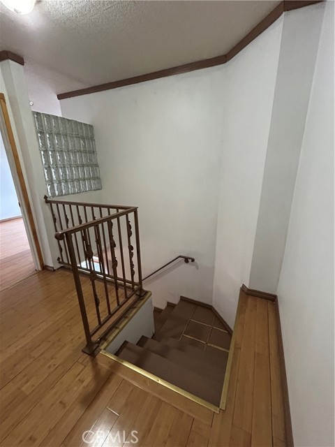 Detail Gallery Image 4 of 8 For 428 N Hollywood Way #203,  Burbank,  CA 91505 - 2 Beds | 2 Baths