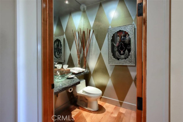 1st class powder room