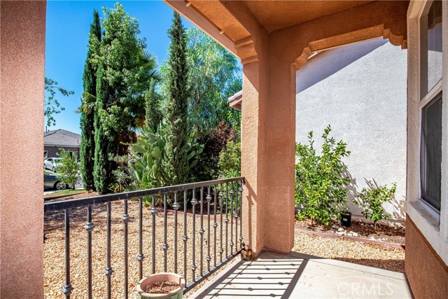 Detail Gallery Image 5 of 30 For 6901 Jack Rabbit Way, Palmdale,  CA 93552 - 4 Beds | 2 Baths