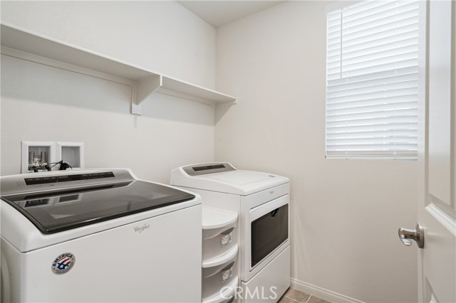 Detail Gallery Image 21 of 30 For 14714 Sherman Way, Van Nuys,  CA 91405 - 4 Beds | 3/1 Baths