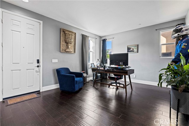 20556 Suzie Lane, Saugus CA: https://media.crmls.org/medias/958c6e30-073a-44ed-b9ad-3ce4ff80d617.jpg
