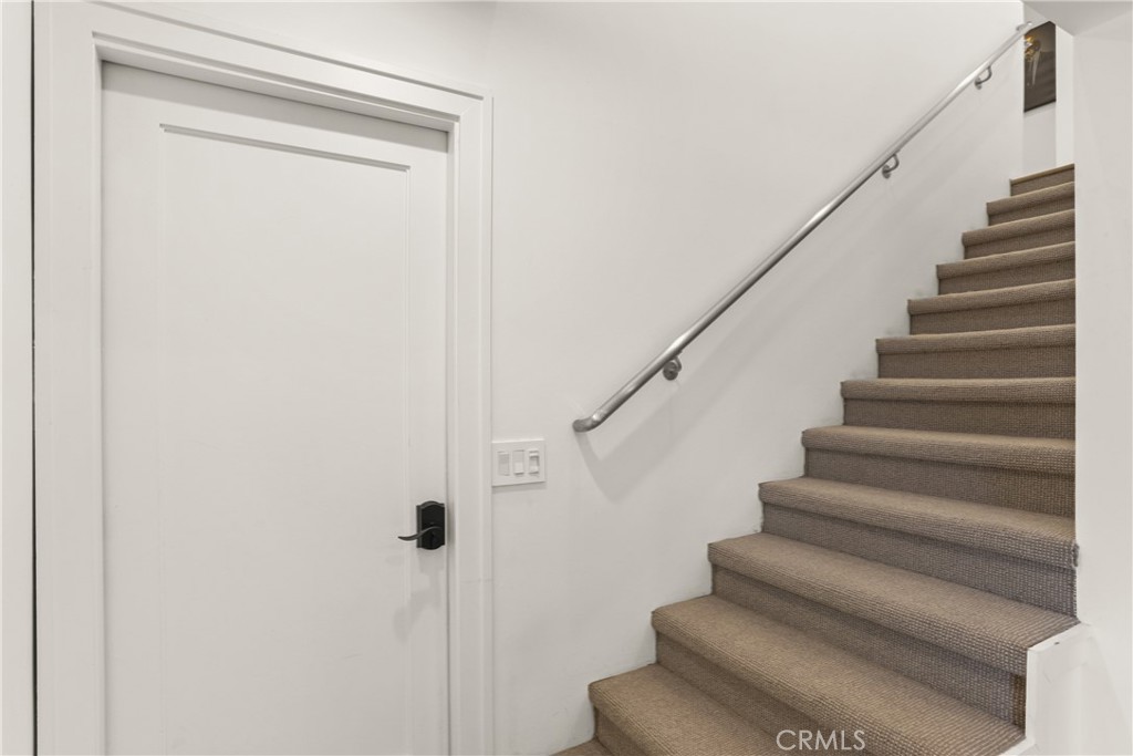 https://media.crmls.org/medias/958d7b8c-582b-424f-905a-94c803a37f26.jpg?preset=X-Large