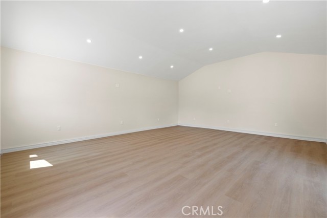 23701 Sylvan Street, Woodland Hills CA: https://media.crmls.org/medias/958dc517-b19d-425b-a8a5-de31c36c53ba.jpg