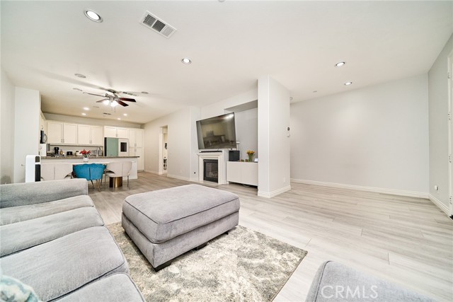 12573 Montaivo Lane, Eastvale CA: https://media.crmls.org/medias/958eb09a-8ac8-4fcb-b320-033f8173c1f3.jpg