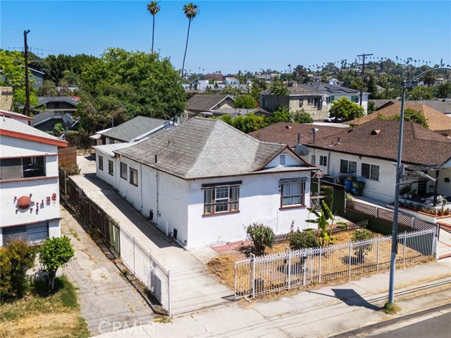 1222 N Virgil Avenue, Los Angeles CA: https://media.crmls.org/medias/958eef66-ffd4-419a-8bb1-7d8d813e5537.jpg