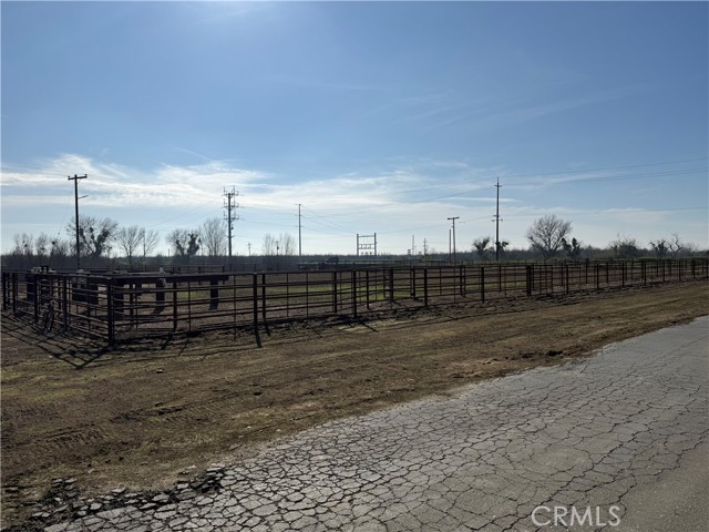 Detail Gallery Image 60 of 65 For 25565 Road 13, Chowchilla,  CA 93610 - 4 Beds | 3 Baths