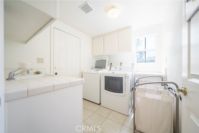 Detail Gallery Image 27 of 32 For 18741 Hillsboro Rd, Northridge,  CA 91326 - 5 Beds | 6/1 Baths
