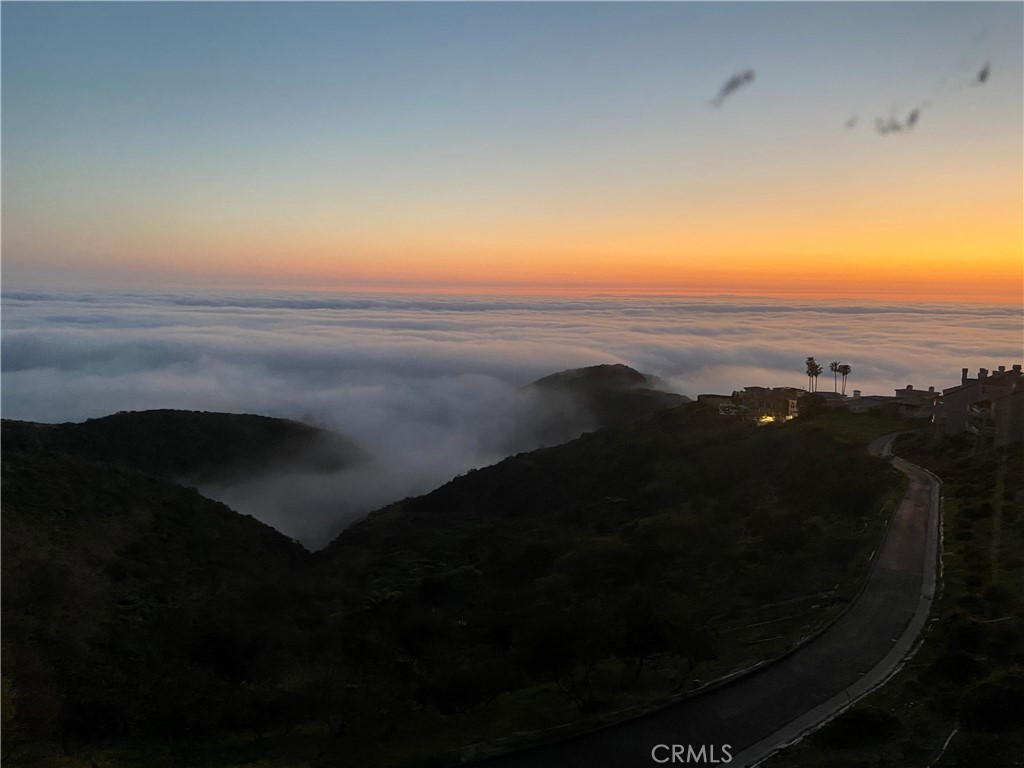 https://media.crmls.org/medias/95905d72-9c53-4500-a3d4-2c1d2d957ab3.jpg?preset=X-Large