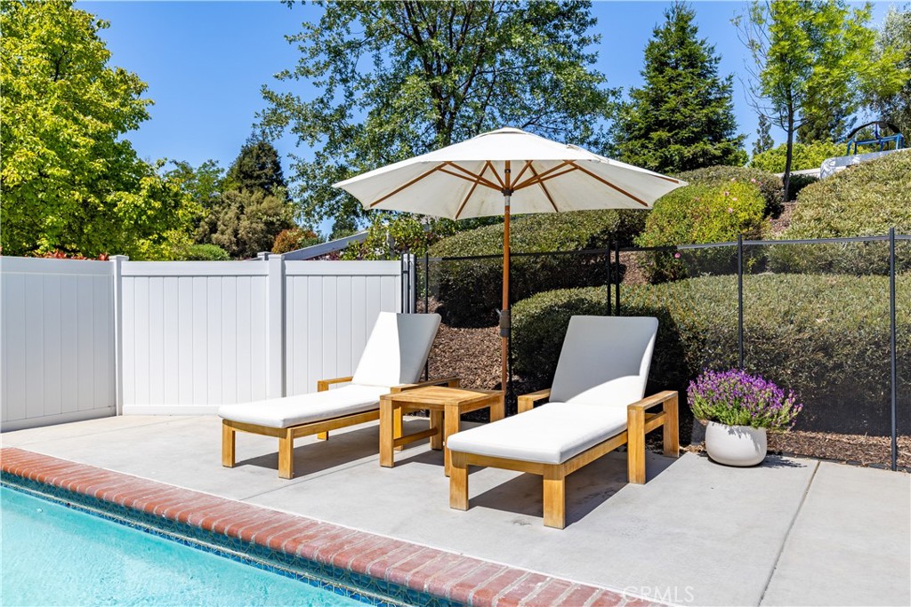 1307 Crown Way