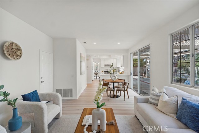 Detail Gallery Image 20 of 54 For 256 N Hickory Branch Ln, Orange,  CA 92869 - 4 Beds | 2/1 Baths