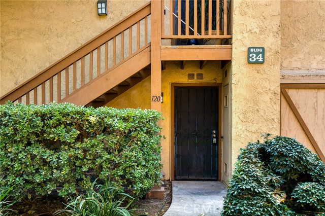 Detail Gallery Image 3 of 41 For 120 Lemon #34,  Irvine,  CA 92618 - 1 Beds | 1 Baths