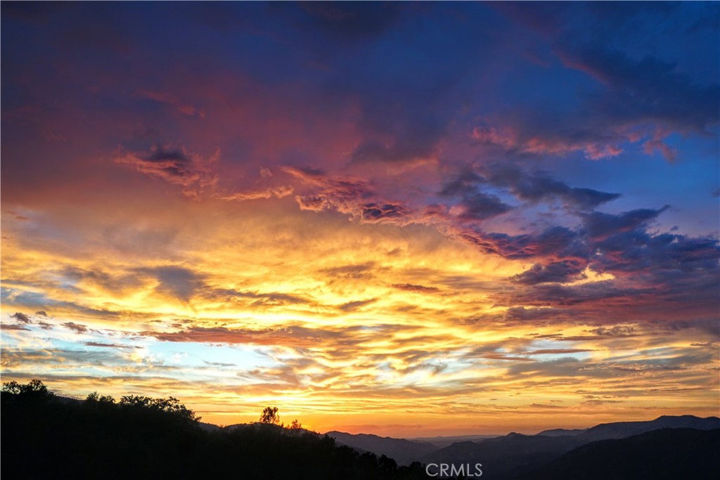 https://media.crmls.org/medias/95929a21-c89b-4406-ba9e-e0ab43617cdb.jpg?preset=X-Large