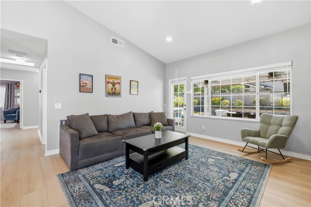 Detail Gallery Image 18 of 41 For 27209 Bidwell Lane, Valencia,  CA 91354 - 3 Beds | 2 Baths