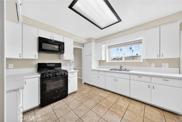 Detail Gallery Image 19 of 35 For 1500 W 96th, Los Angeles,  CA 90047 - 2 Beds | 2 Baths