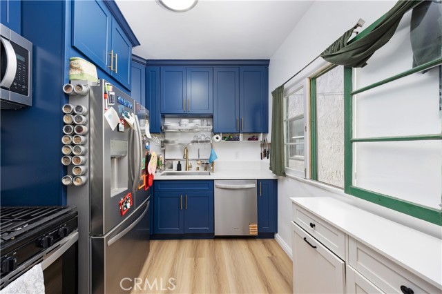 Detail Gallery Image 4 of 20 For 28 Argonne Ave, Long Beach,  CA 90803 - – Beds | – Baths