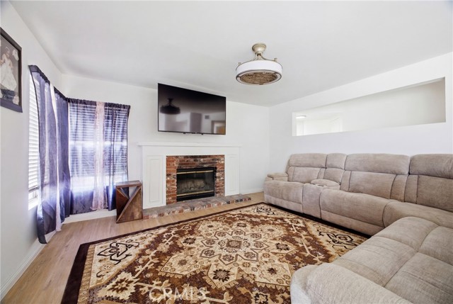 Detail Gallery Image 12 of 38 For 14673 Owens River, Victorville,  CA 92392 - 5 Beds | 3 Baths