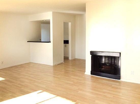 Detail Gallery Image 7 of 25 For 811 6th St #305,  Santa Monica,  CA 90403 - 3 Beds | 2 Baths