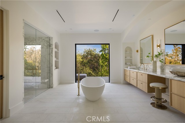 Detail Gallery Image 22 of 41 For 24341 Rolling View Rd, Hidden Hills,  CA 91302 - 7 Beds | 9/2 Baths