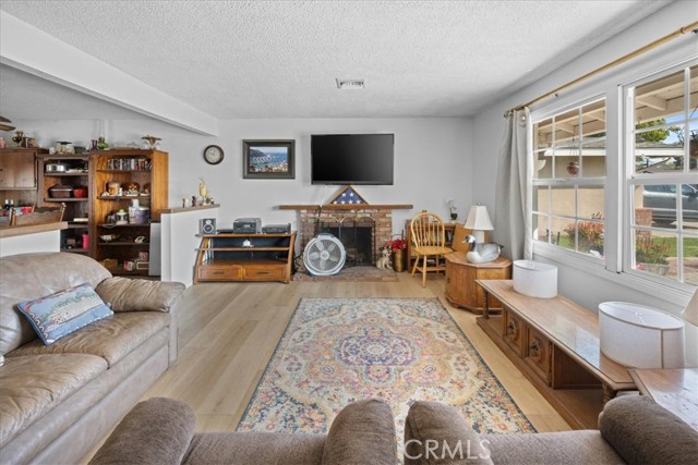 Detail Gallery Image 5 of 19 For 12091 Blackmer, Garden Grove,  CA 92845 - 4 Beds | 2 Baths