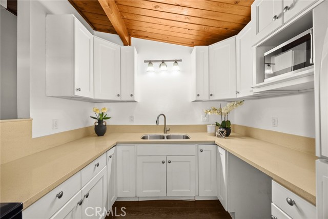 Detail Gallery Image 9 of 27 For 739 E Haltern St, Azusa,  CA 91702 - 3 Beds | 2 Baths