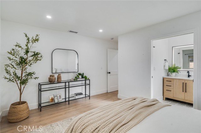 Detail Gallery Image 14 of 25 For 1608 Elm, Costa Mesa,  CA 92626 - 4 Beds | 2 Baths