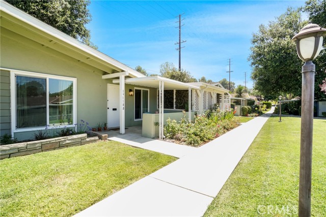 Detail Gallery Image 26 of 50 For 19118 Avenue of the Oaks #B,  Newhall,  CA 91321 - 2 Beds | 1 Baths