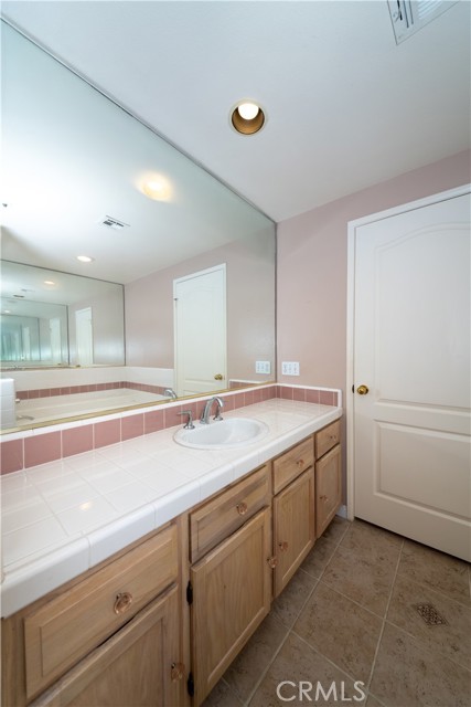 Detail Gallery Image 19 of 53 For 5224 Zelzah Ave #309,  Encino,  CA 91316 - 2 Beds | 2/1 Baths
