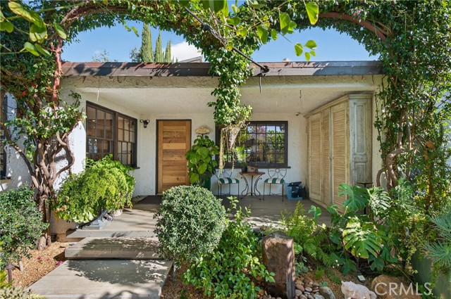 Detail Gallery Image 5 of 75 For 5526 Fulton, Sherman Oaks,  CA 91401 - 3 Beds | 3 Baths