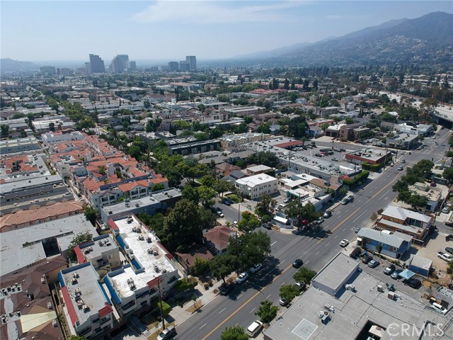 241 N Verdugo Road, Glendale CA: https://media.crmls.org/medias/959b664e-8352-4da1-9392-9b50437674e4.jpg