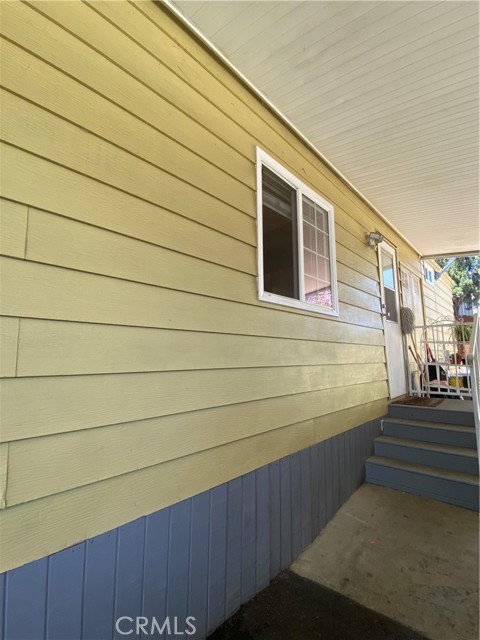 995 Pomona Rd, Corona CA: https://media.crmls.org/medias/959c0f41-5f19-4573-99ae-d152a2aee890.jpg