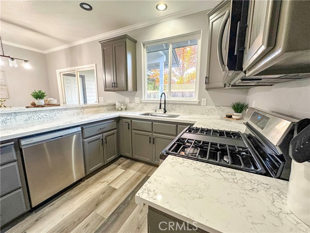 Detail Gallery Image 12 of 43 For 16 Tierra Rosa, Chico,  CA 95973 - 3 Beds | 2 Baths