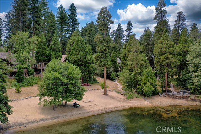 Detail Gallery Image 4 of 44 For 27711 Hamiltair Dr, Lake Arrowhead,  CA 92352 - 4 Beds | 2/1 Baths