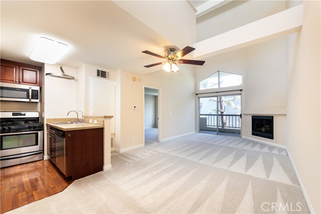 Detail Gallery Image 11 of 19 For 5515 Canoga Ave #314,  Woodland Hills,  CA 91367 - 1 Beds | 1 Baths