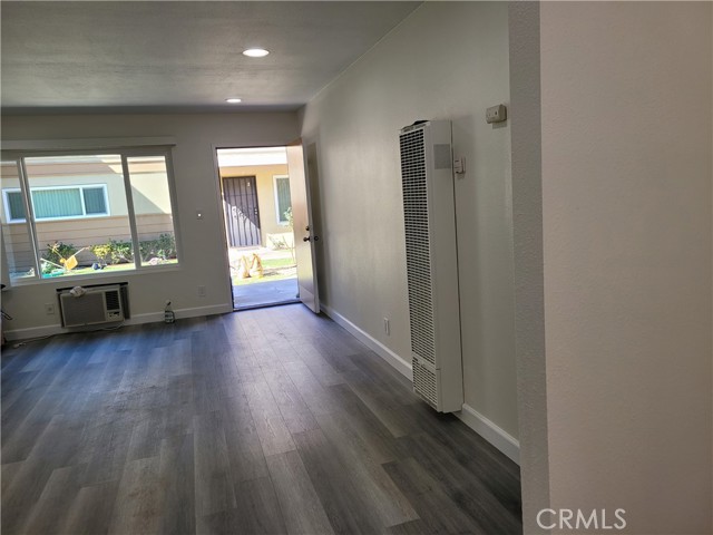 3523 W Del Monte Drive, Anaheim CA: https://media.crmls.org/medias/959e112a-b6d1-4e83-a619-f8c8f204400a.jpg