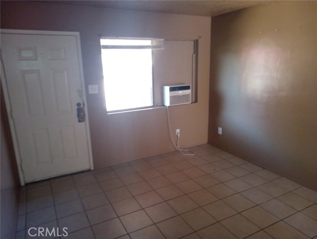 523 31st Street, Bakersfield CA: https://media.crmls.org/medias/959e2508-30e1-40aa-ab00-a1de9107b2f3.jpg