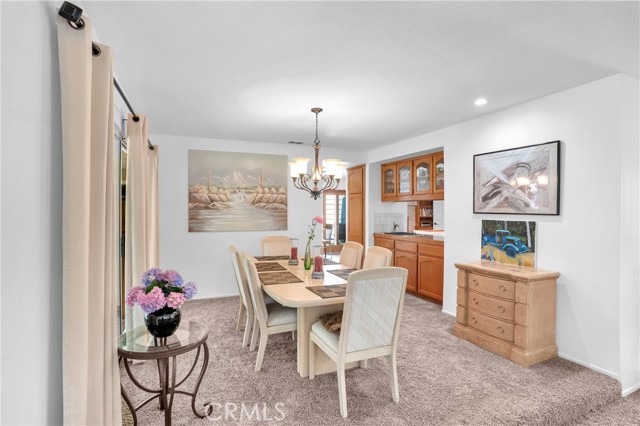 37581 Oak Mesa Drive, Yucaipa CA: https://media.crmls.org/medias/959e40a6-6cf6-4a13-9288-764708bbdf17.jpg