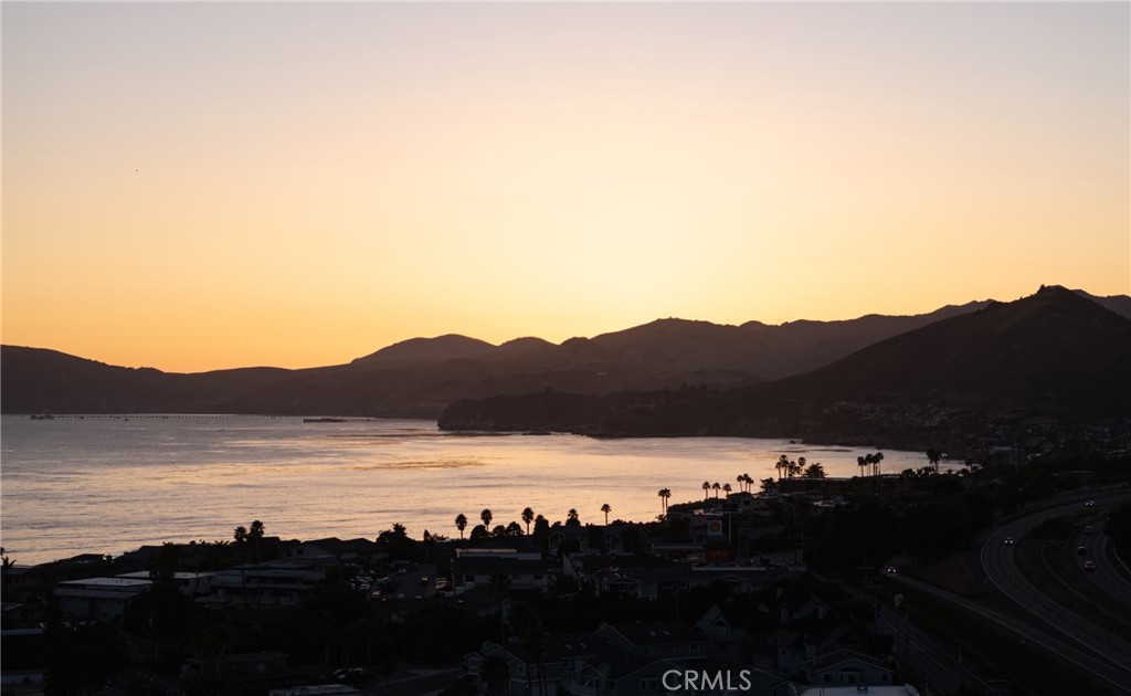 https://media.crmls.org/medias/959e6663-4a29-45fe-a191-b91b075a8942.jpg?preset=X-Large