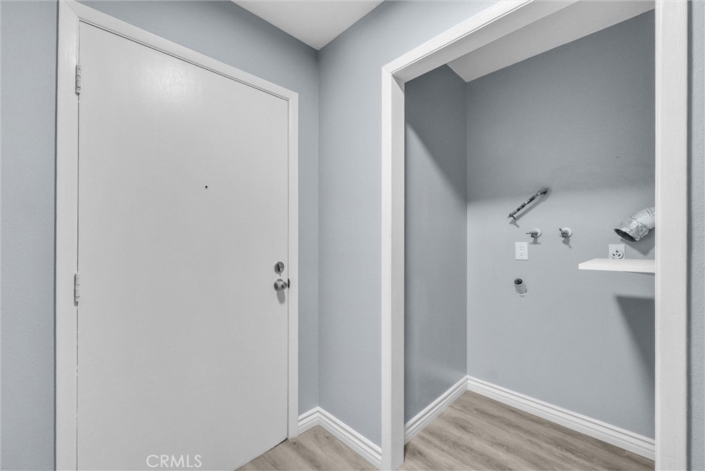 https://media.crmls.org/medias/959e8eae-6304-4a0d-ab52-004226cb368e.jpg?preset=X-Large