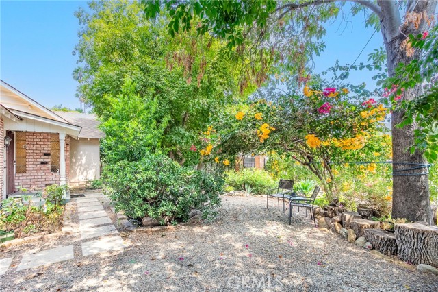 Detail Gallery Image 27 of 29 For 5825 Fulton Ave, Valley Glen,  CA 91401 - 3 Beds | 3 Baths