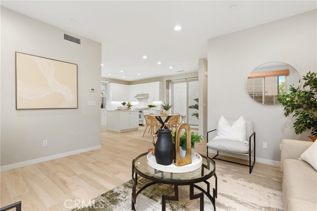 Detail Gallery Image 5 of 56 For 147 Excursion, Irvine,  CA 92618 - 3 Beds | 2/1 Baths