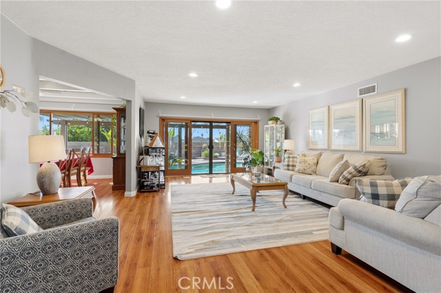 Detail Gallery Image 6 of 54 For 901 S Glenview, West Covina,  CA 91791 - 4 Beds | 2 Baths