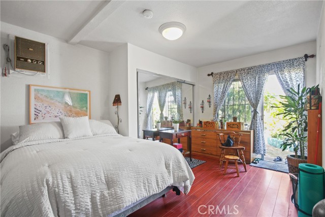 1419 S Redondo Boulevard, Los Angeles CA: https://media.crmls.org/medias/959f7173-9a57-46b7-8032-f938db96e52e.jpg